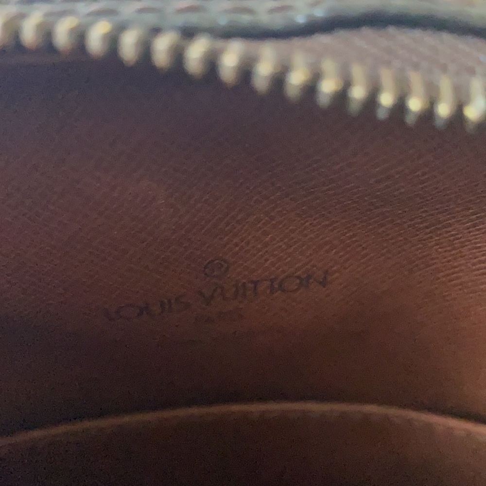 Preowned Vintage Louis Vuitton crossbody - Picture 13 of 14